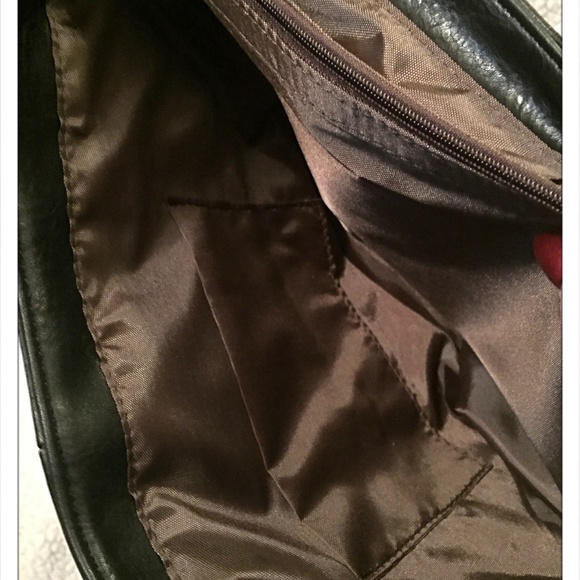 NIGEDU Black Envelope Clutch with Shoulder Strap - Picture 3 of 5